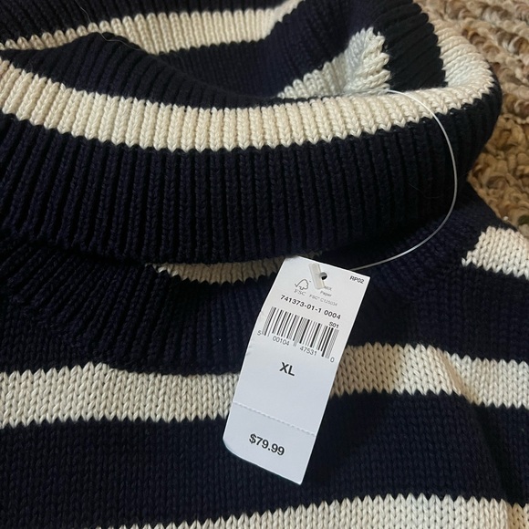 Brand New with Tags GAP Turtleneck - Picture 4 of 8